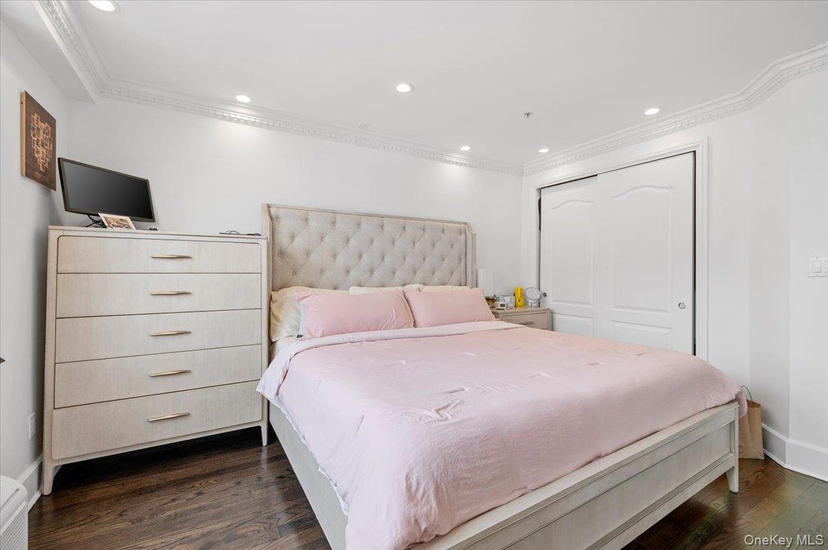 26 W Broadway, Unit 505 photo 25