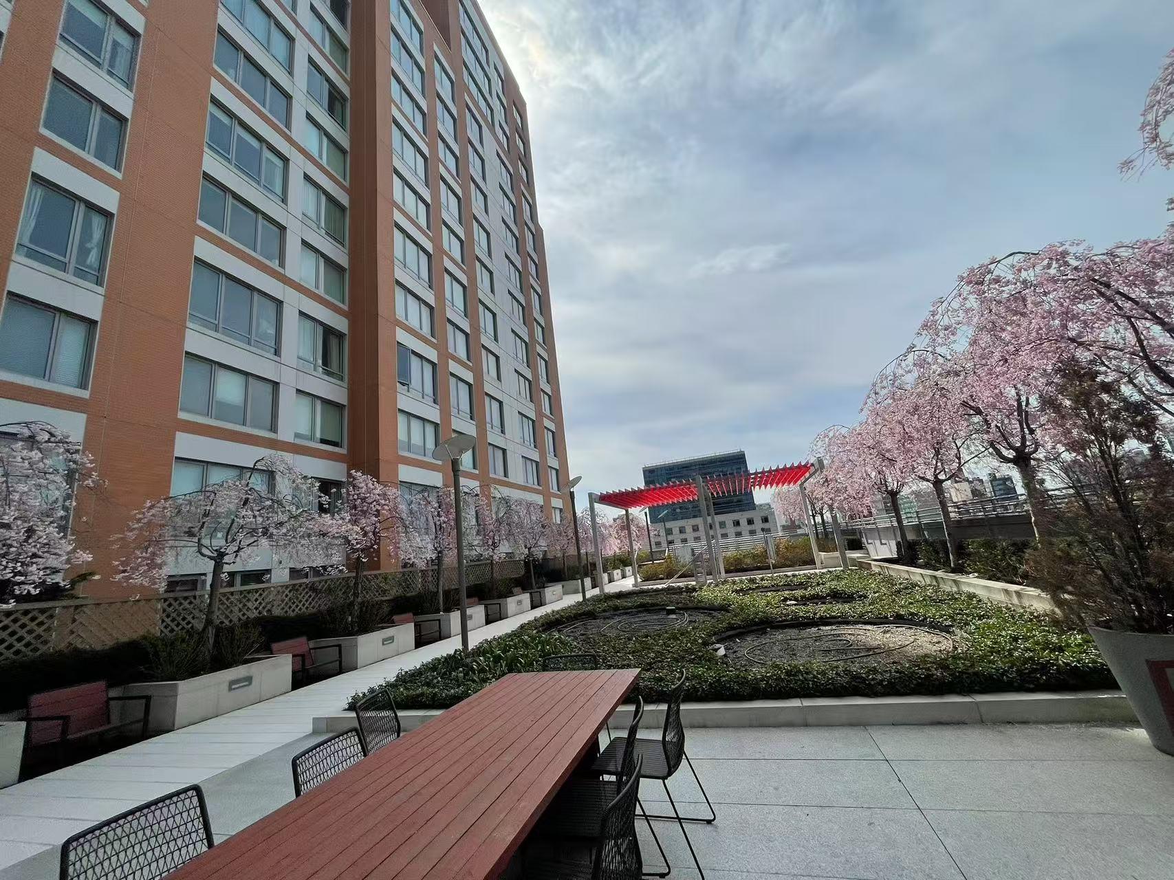 13835 39th Avenue, Unit 17M photo 2