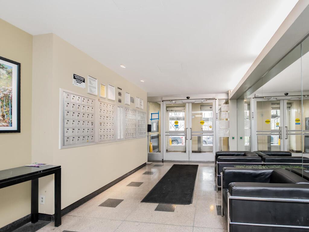 4 Fordham Hill Oval, Unit 8D photo 9