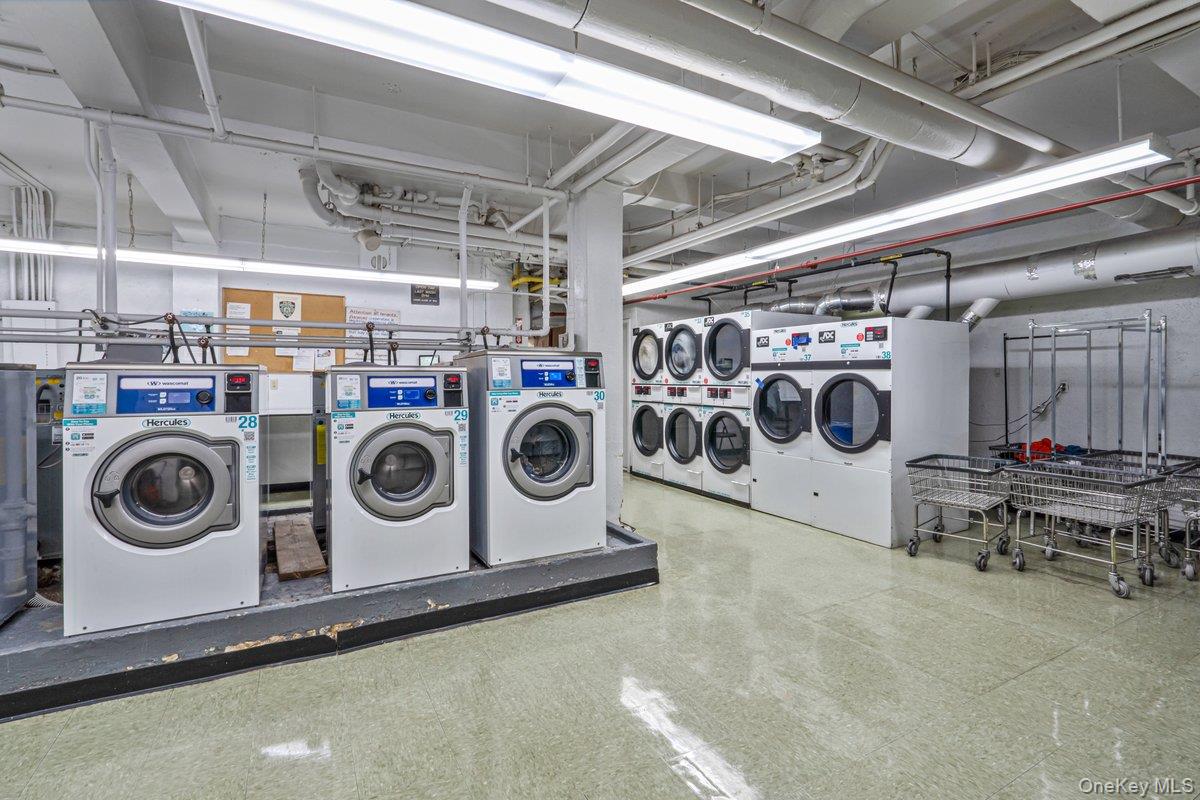 89-15 Parsons Boulevard, Unit 11D photo 11