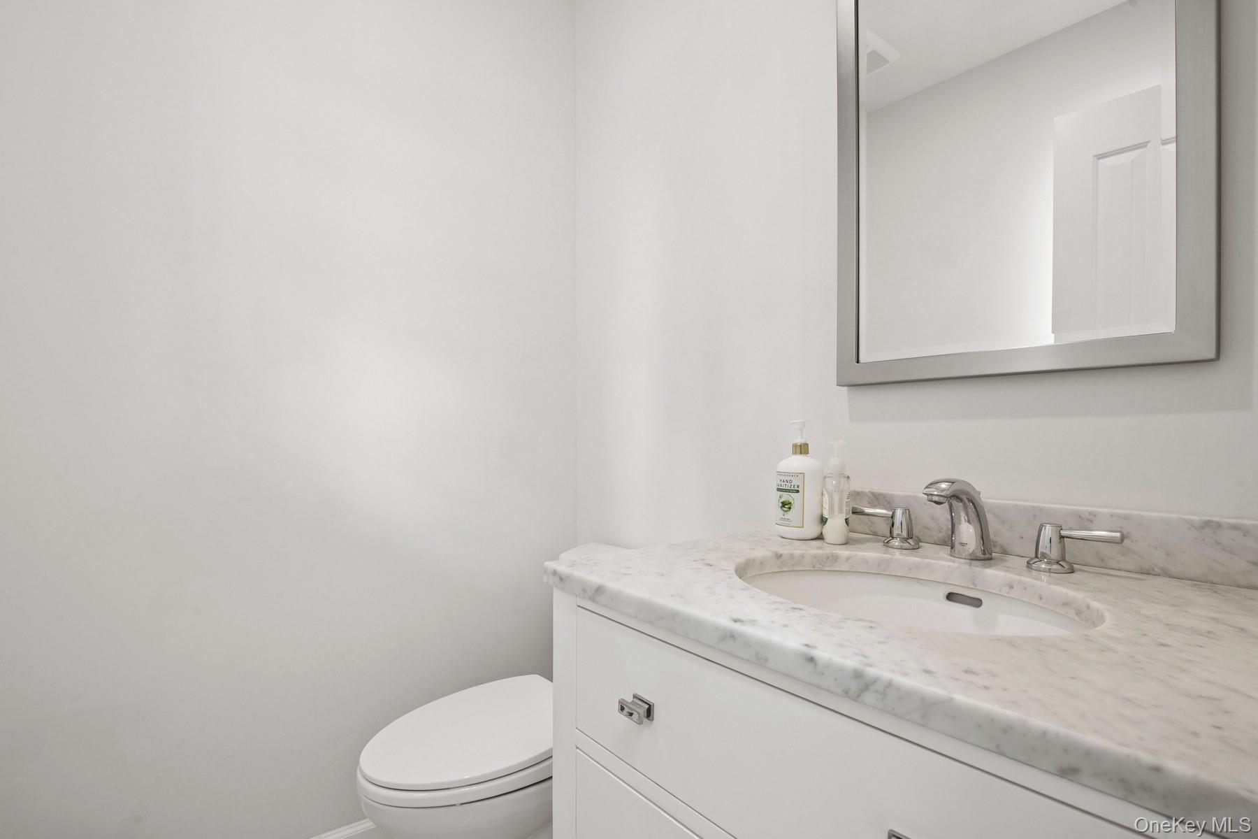 71 Old Canoe Place Road – For Rent photo 19