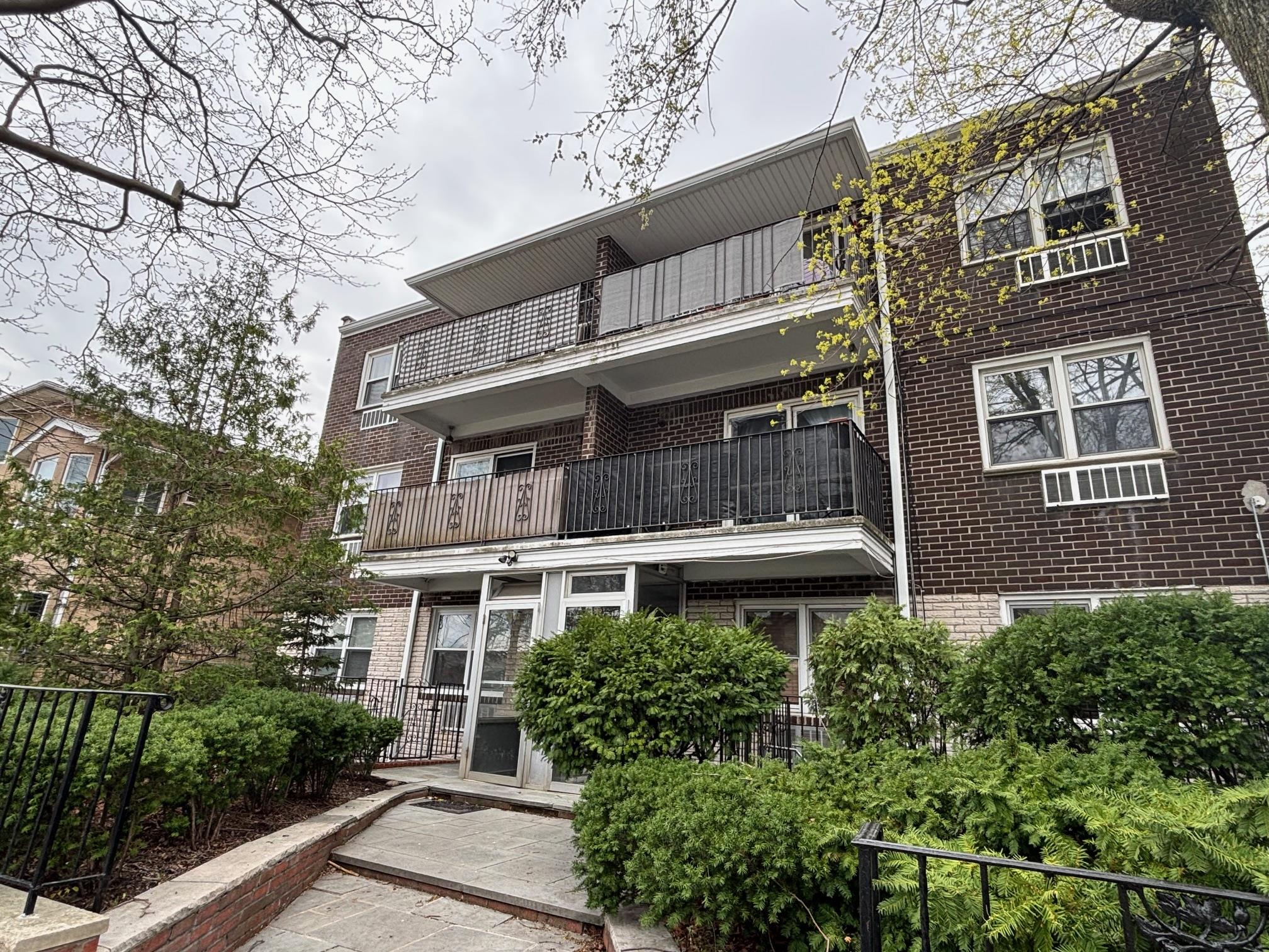 213-39 35 Ave – For Sale photo 4