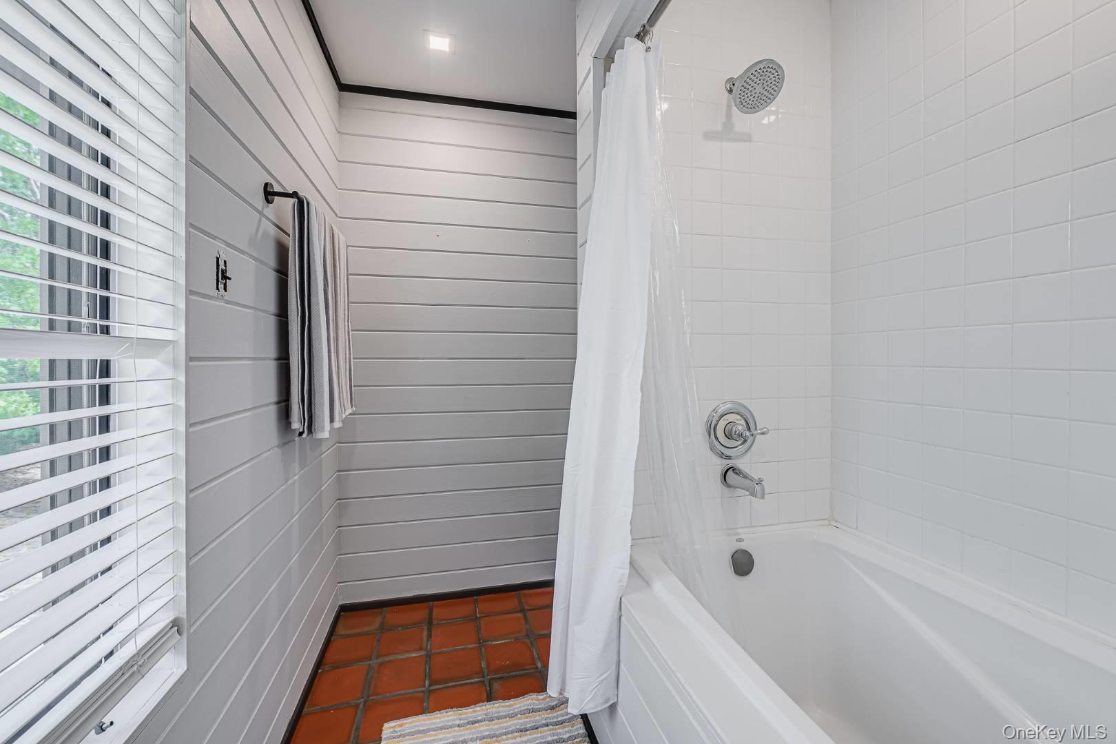 33 Rolling Woods Court – For Rent photo 14
