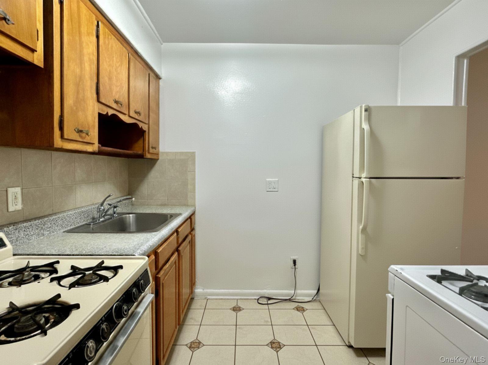 42-23 68 Street – For Sale photo 18