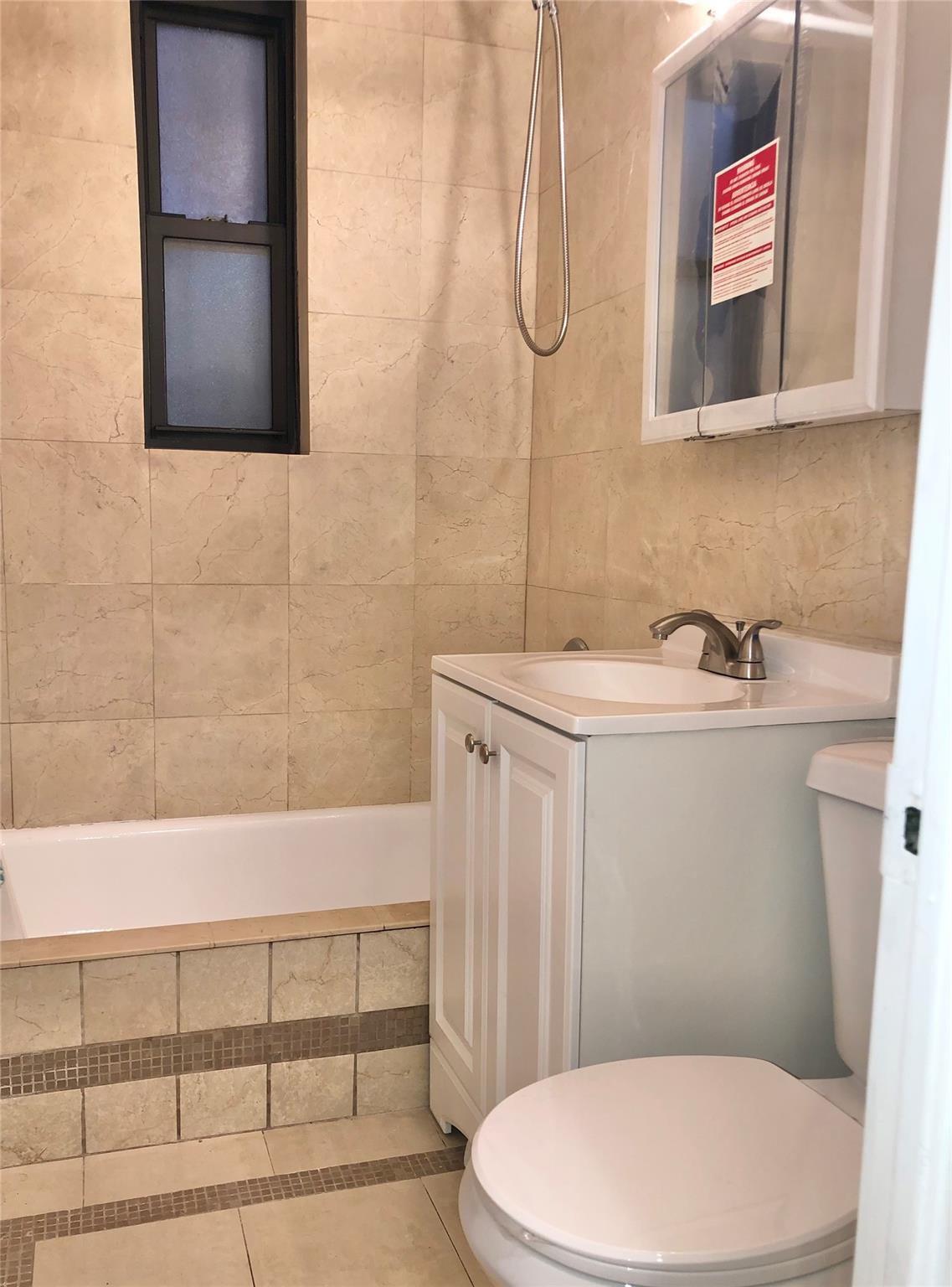 150-25 71 st  Ave, Unit 1E photo 6