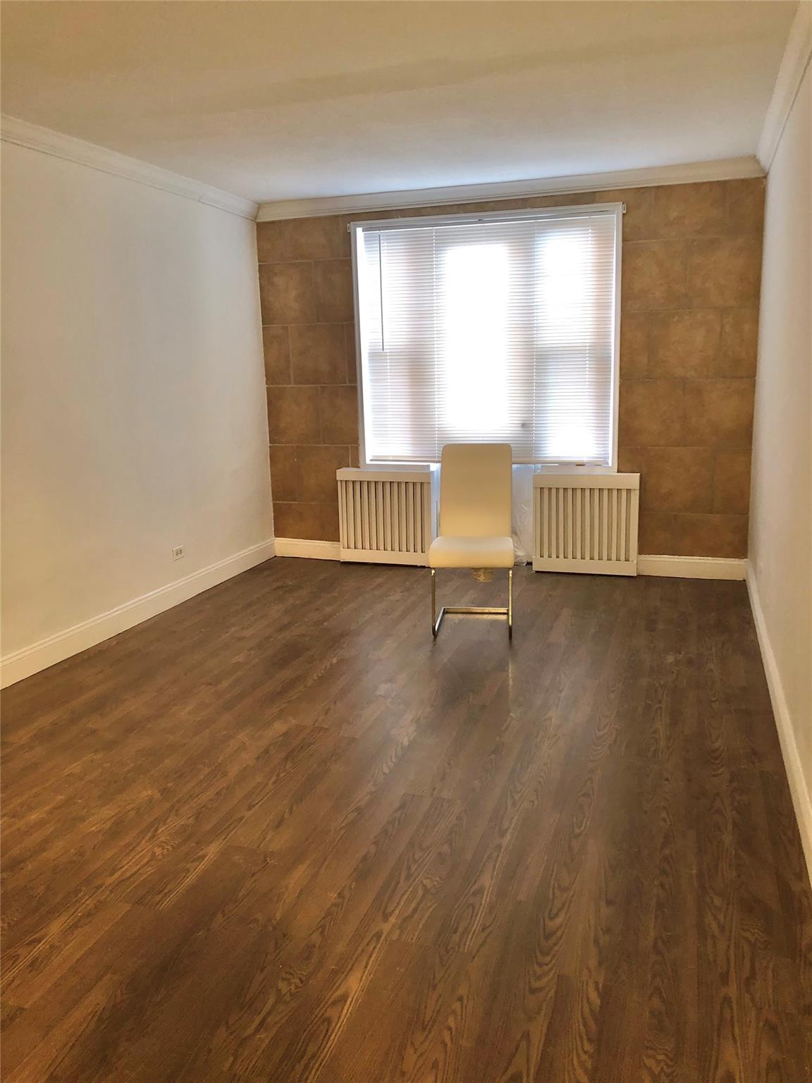 150-25 71 st  Ave, Unit 1E photo 4
