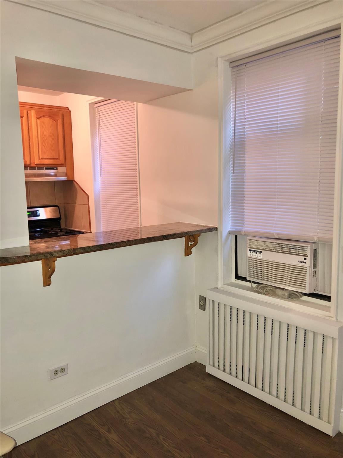150-25 71 st  Ave, Unit 1E photo 5