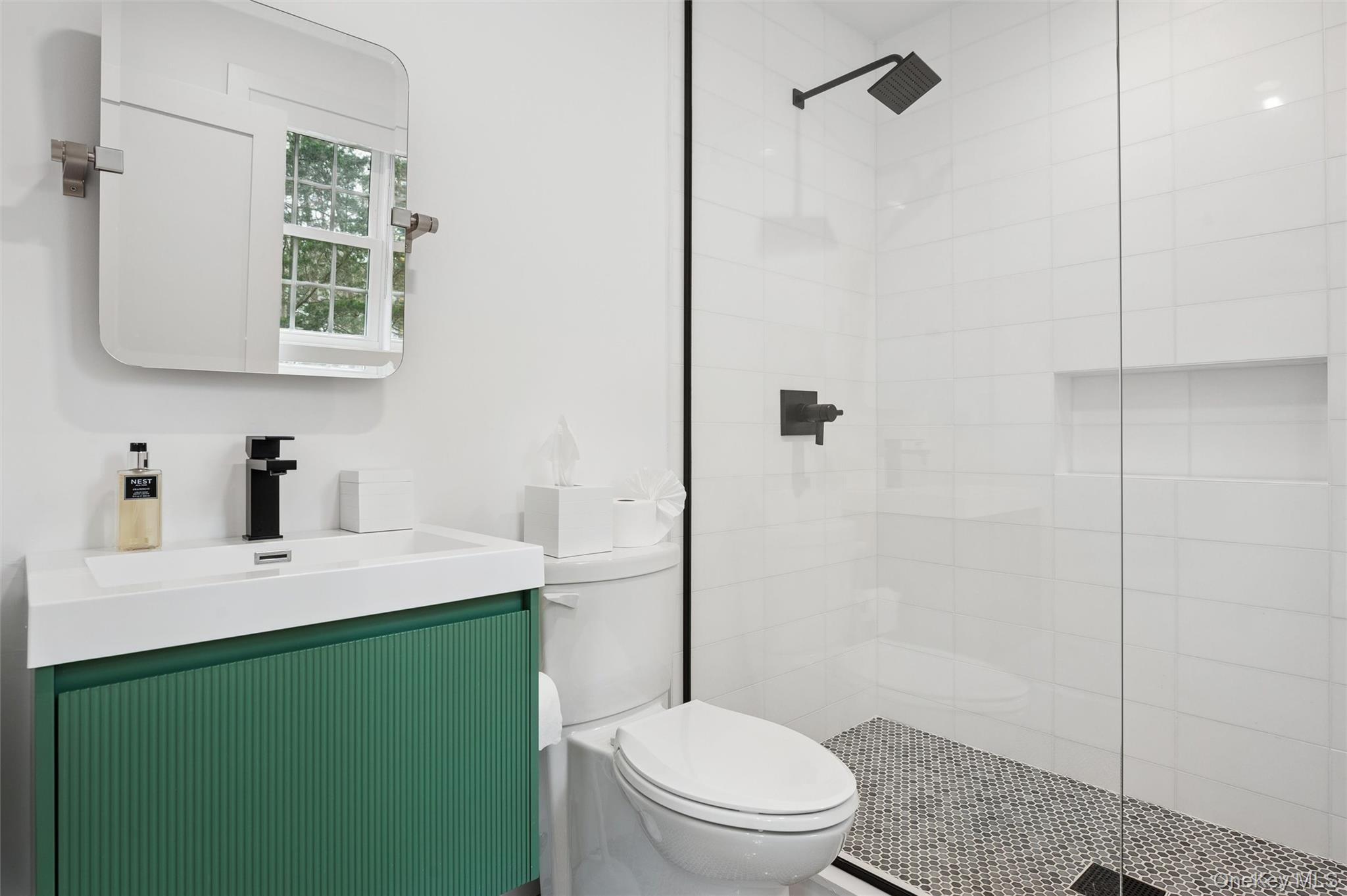 4056 Noyac Road – For Rent photo 15