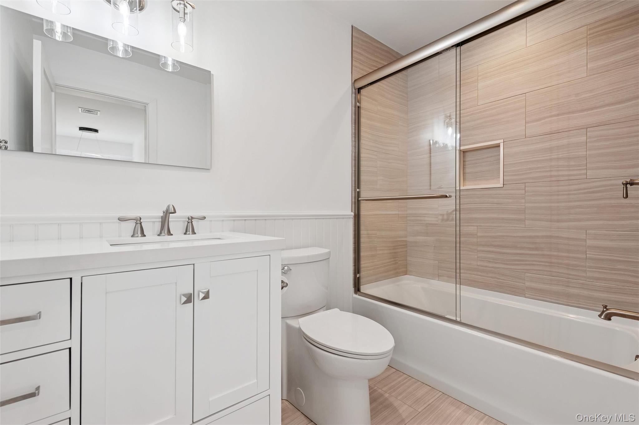 4056 Noyac Road – For Rent photo 14