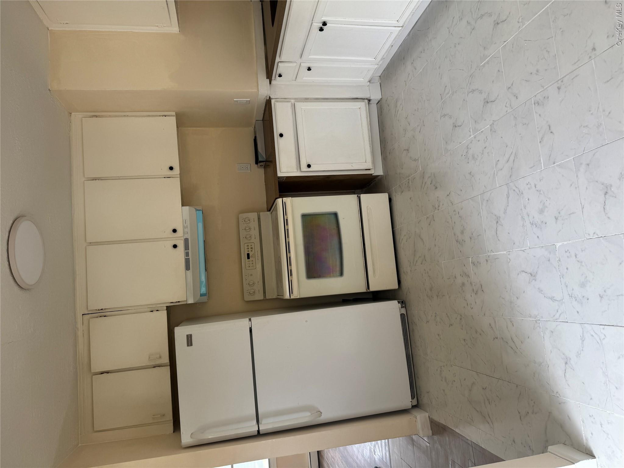 1 Pine Road – For Sale photo 4