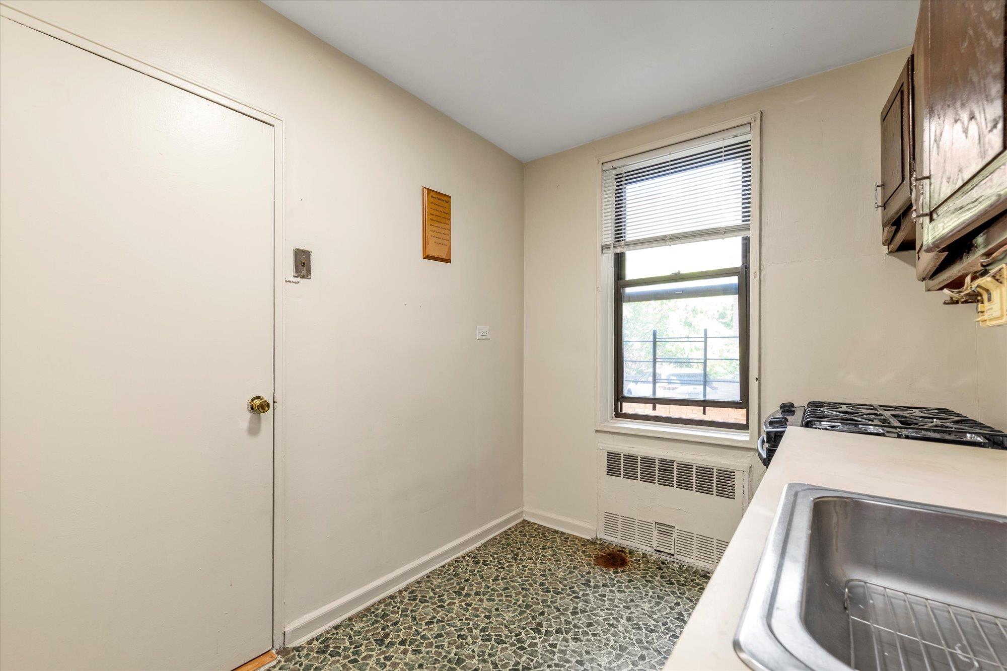 141-05 Pershing Crescent, Unit 117 photo 8