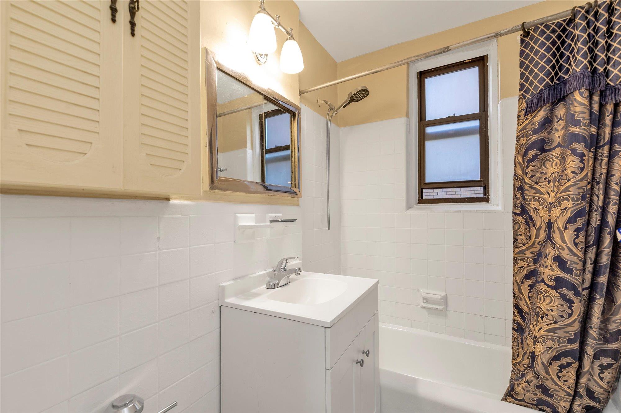 141-05 Pershing Crescent, Unit 117 photo 10