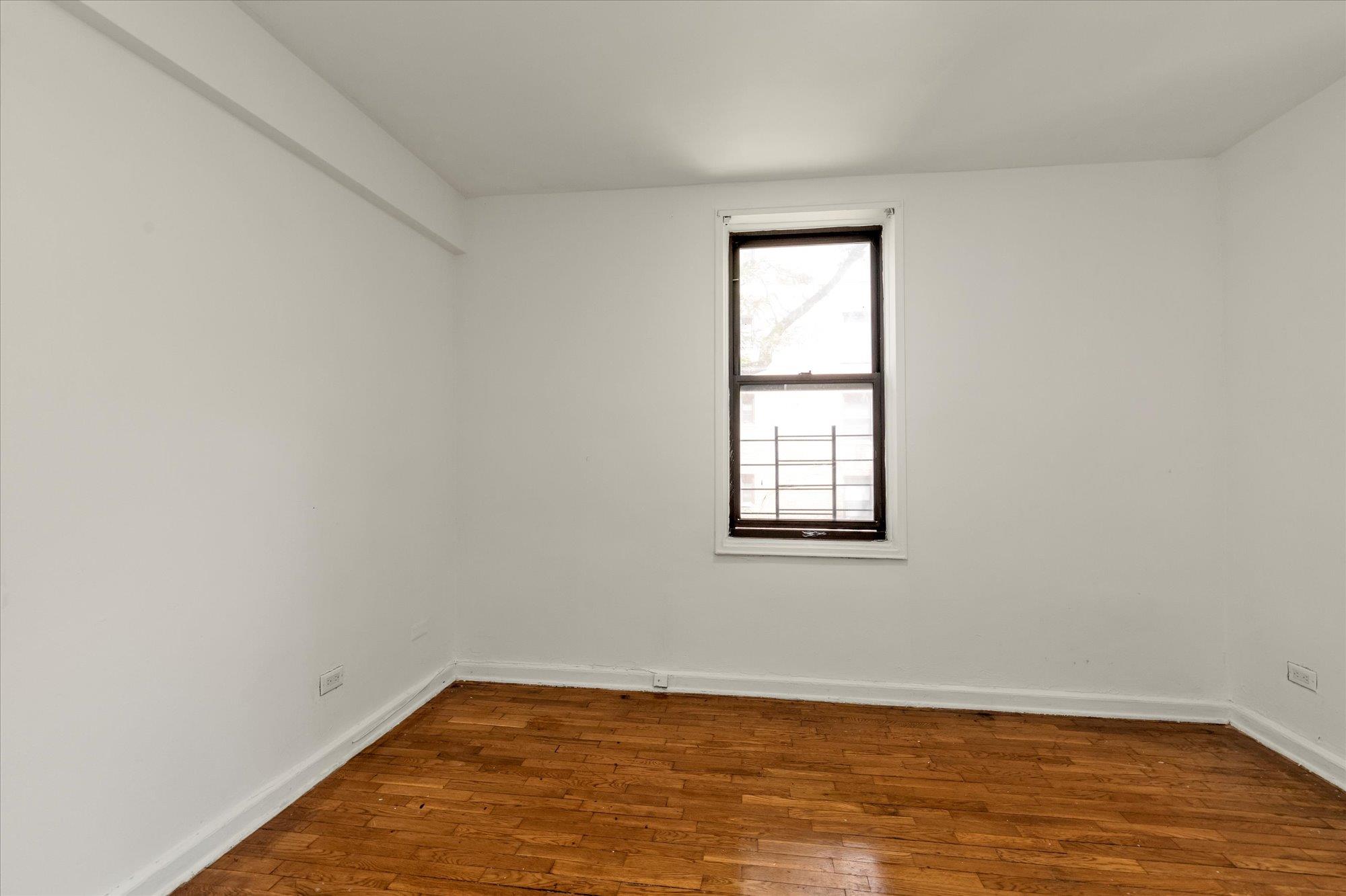 141-05 Pershing Crescent, Unit 117 photo 6