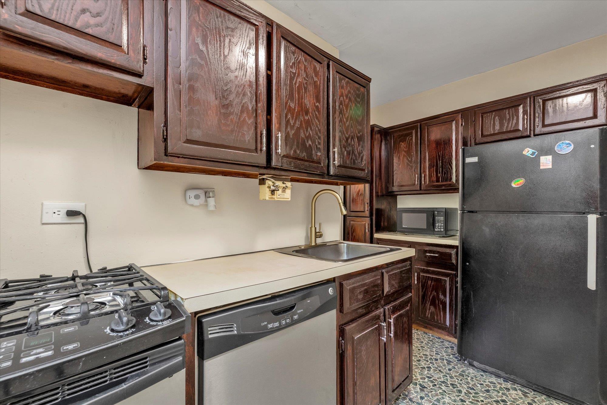 141-05 Pershing Crescent, Unit 117 photo 7