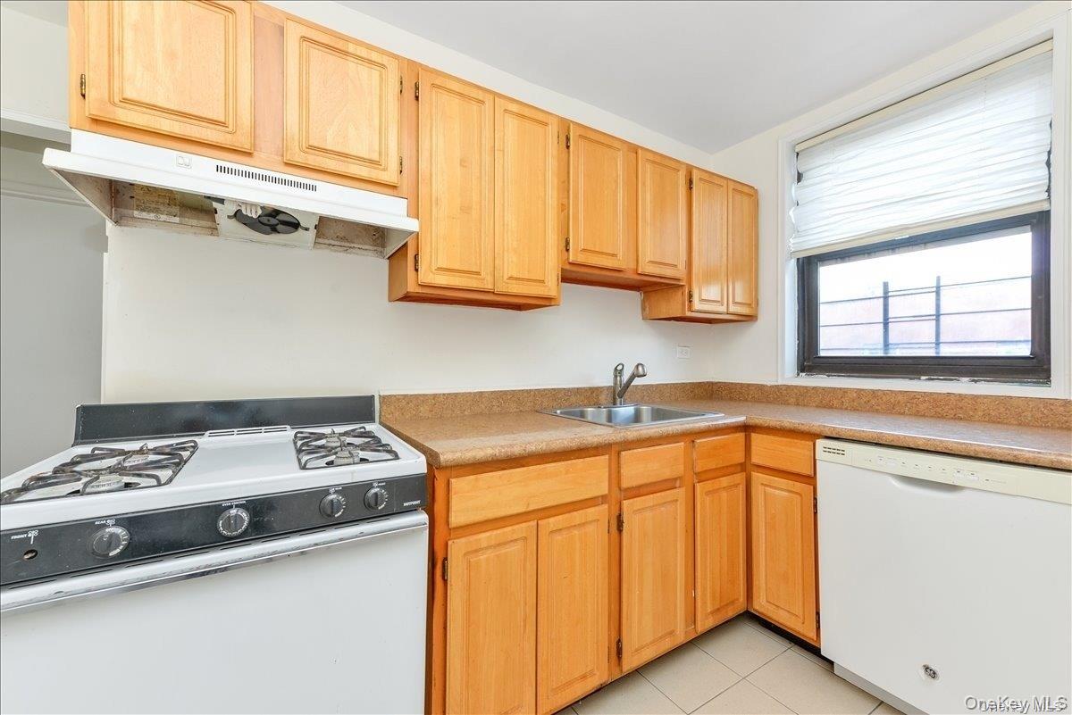 1165 E 54th Street, Unit 3K photo 9