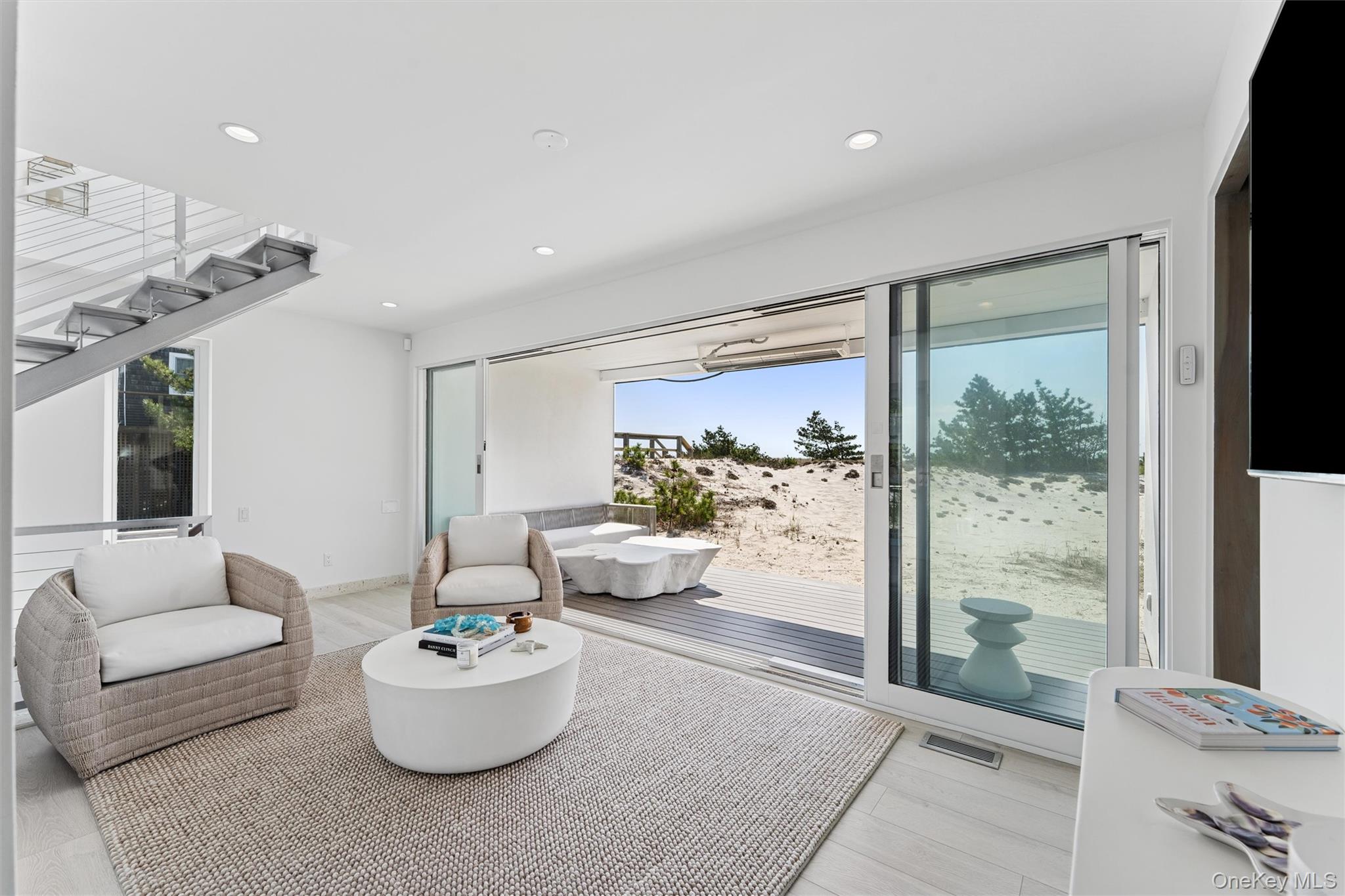 413B Dune Road – For Rent photo 17