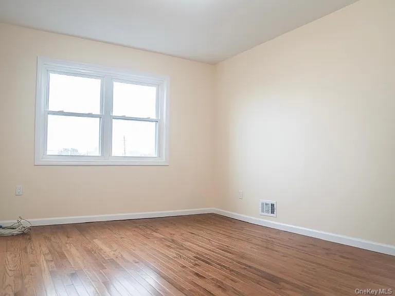 2723 Colden Avenue – For Sale photo 10