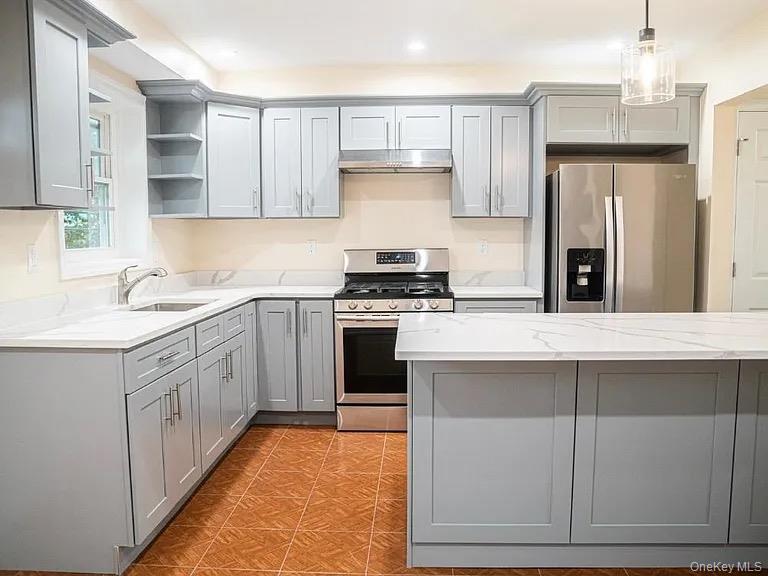 2723 Colden Avenue – For Sale