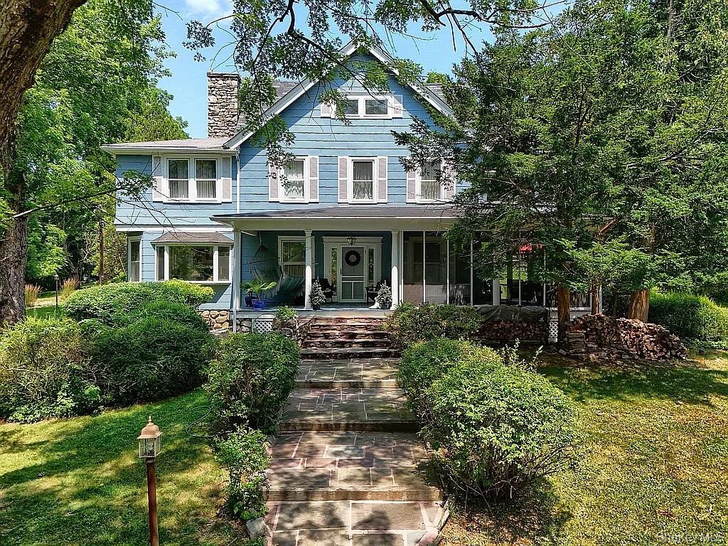 421 Spring Street – For Sale