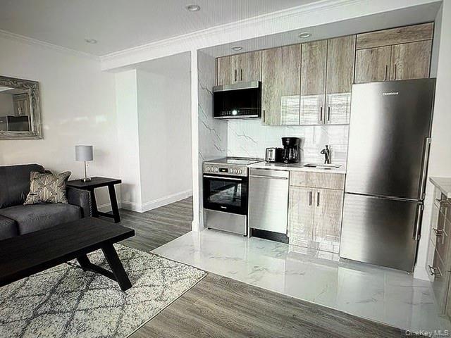150 W 51, Unit 1032 photo 4