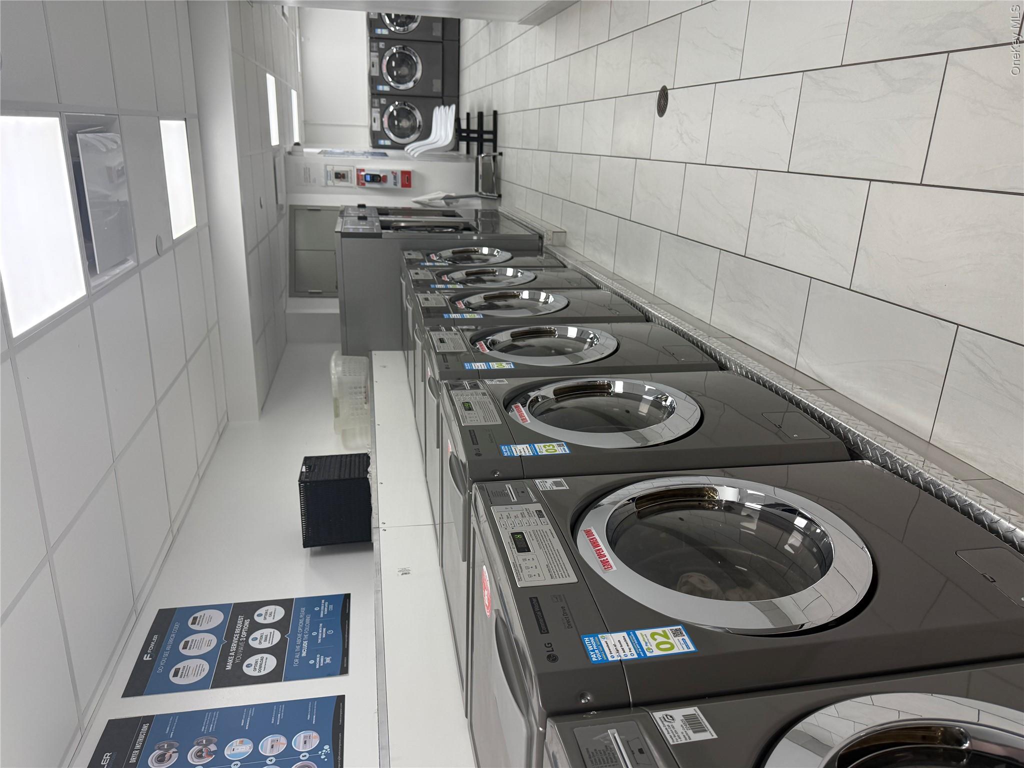150 W 51, Unit 1032 photo 2