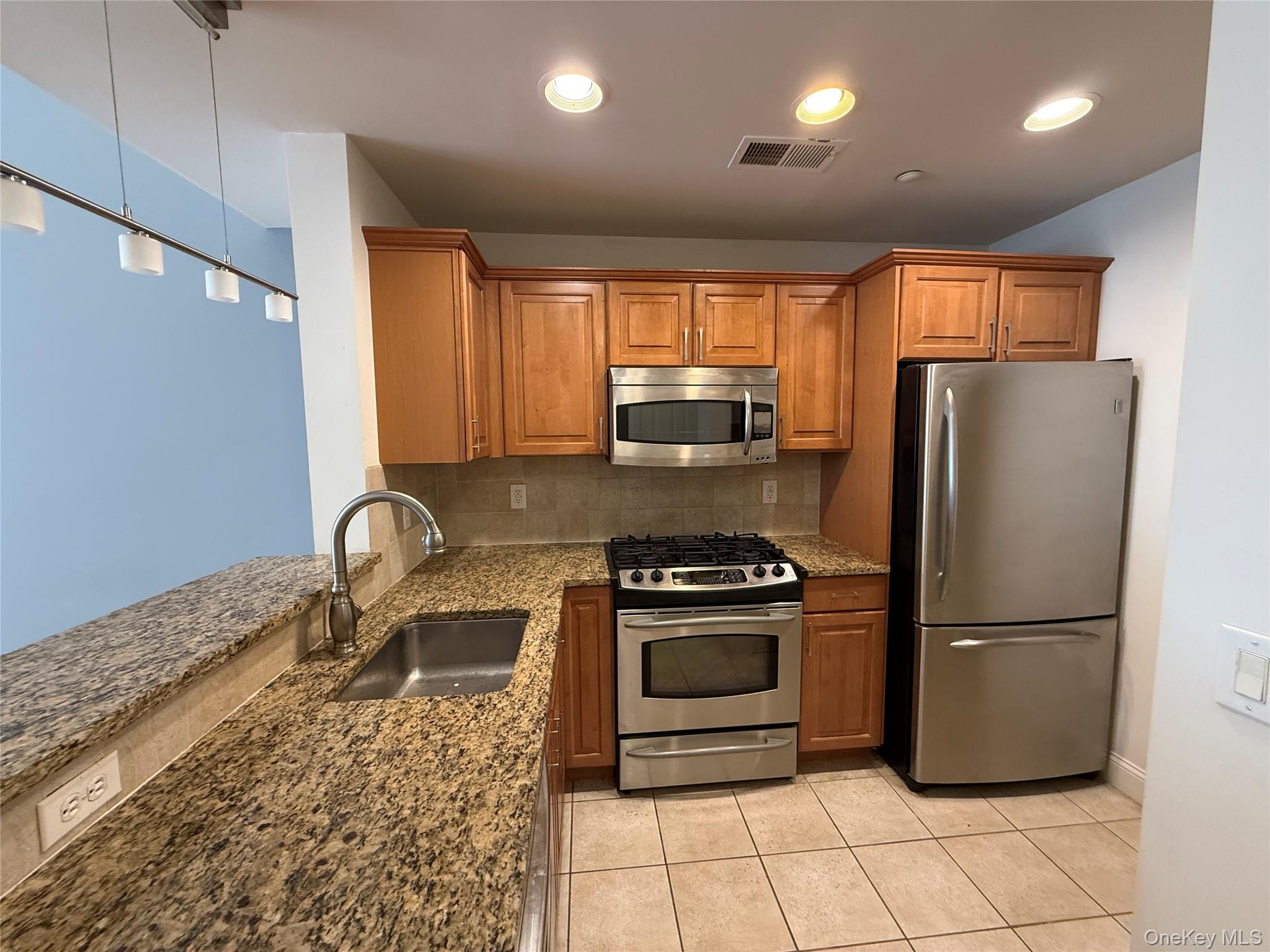 1405 Round Pointe Drive – For Rent photo 3
