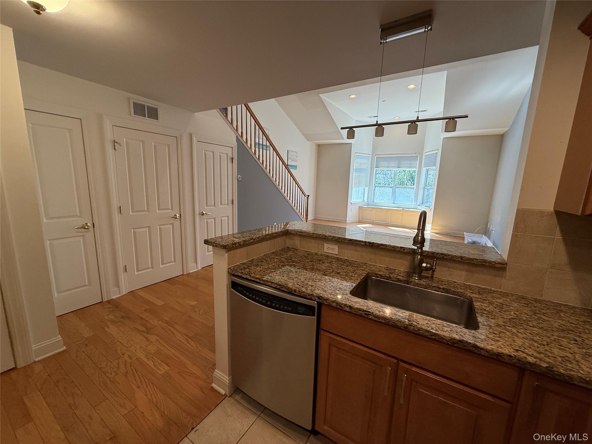 1405 Round Pointe Drive – For Rent
