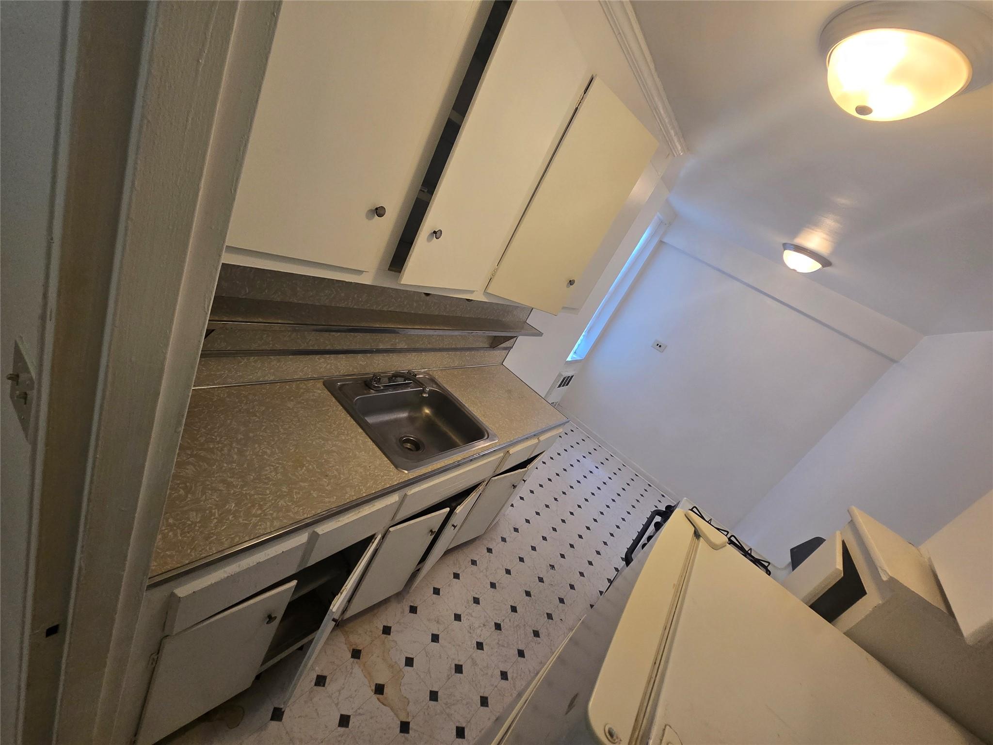1475 Thieriot Avenue, Unit 4J photo 5