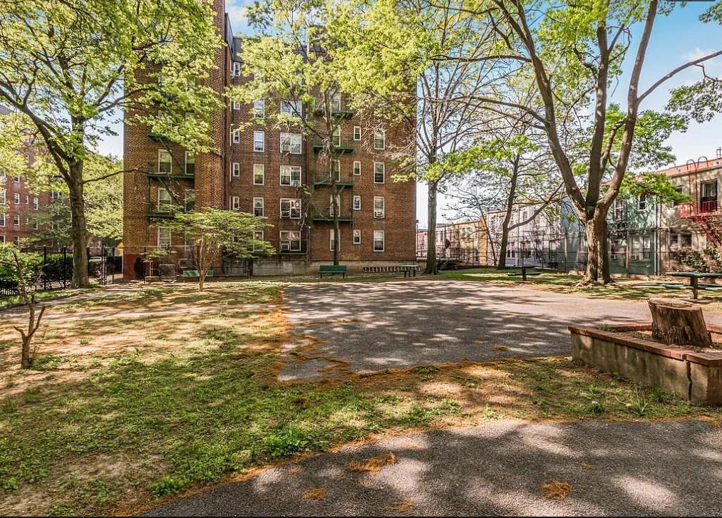 1475 Thieriot Avenue, Unit 4J photo 10