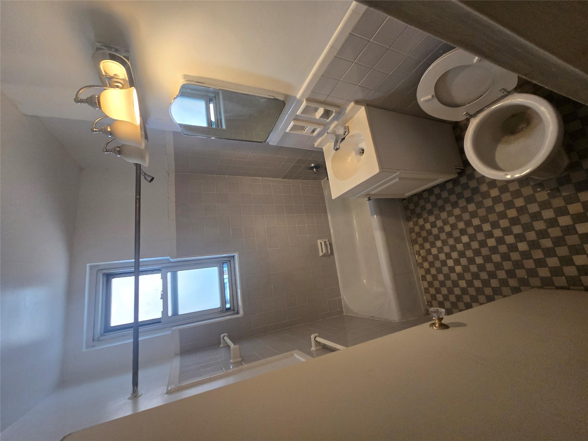 1475 Thieriot Avenue, Unit 4J photo 3