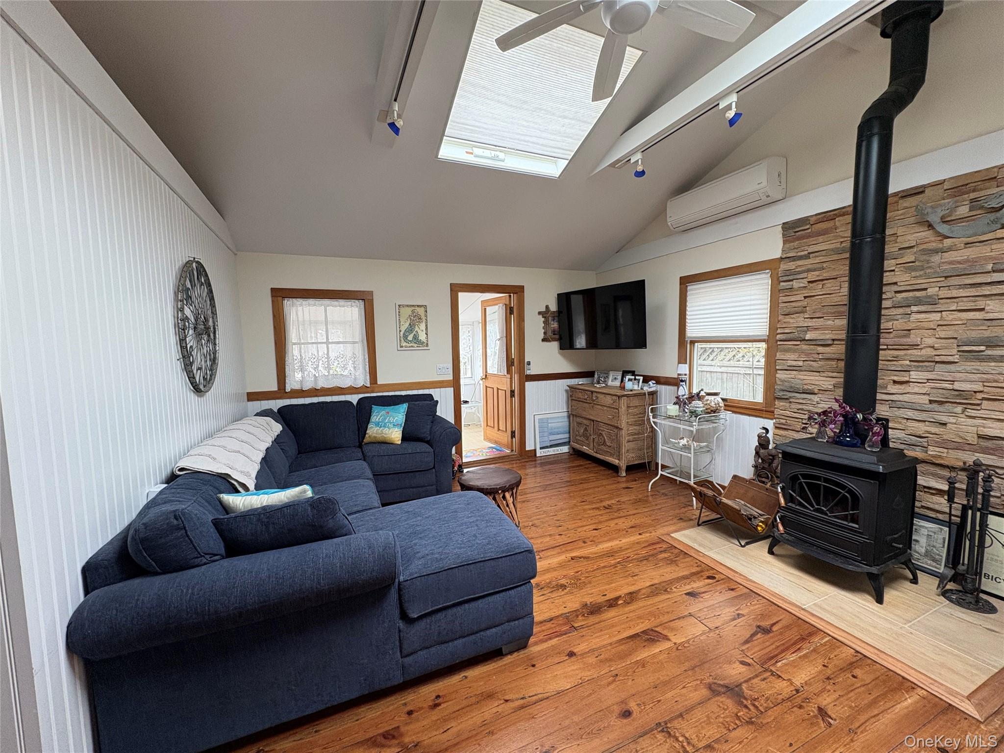 177 Wilmot – For Rent photo 6