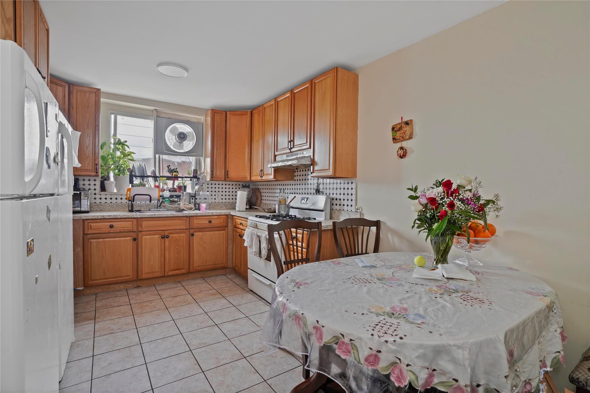 1890 W 6th Street – For Sale photo 6