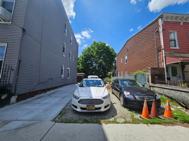 400 Linwood Street – For Sale photo 2