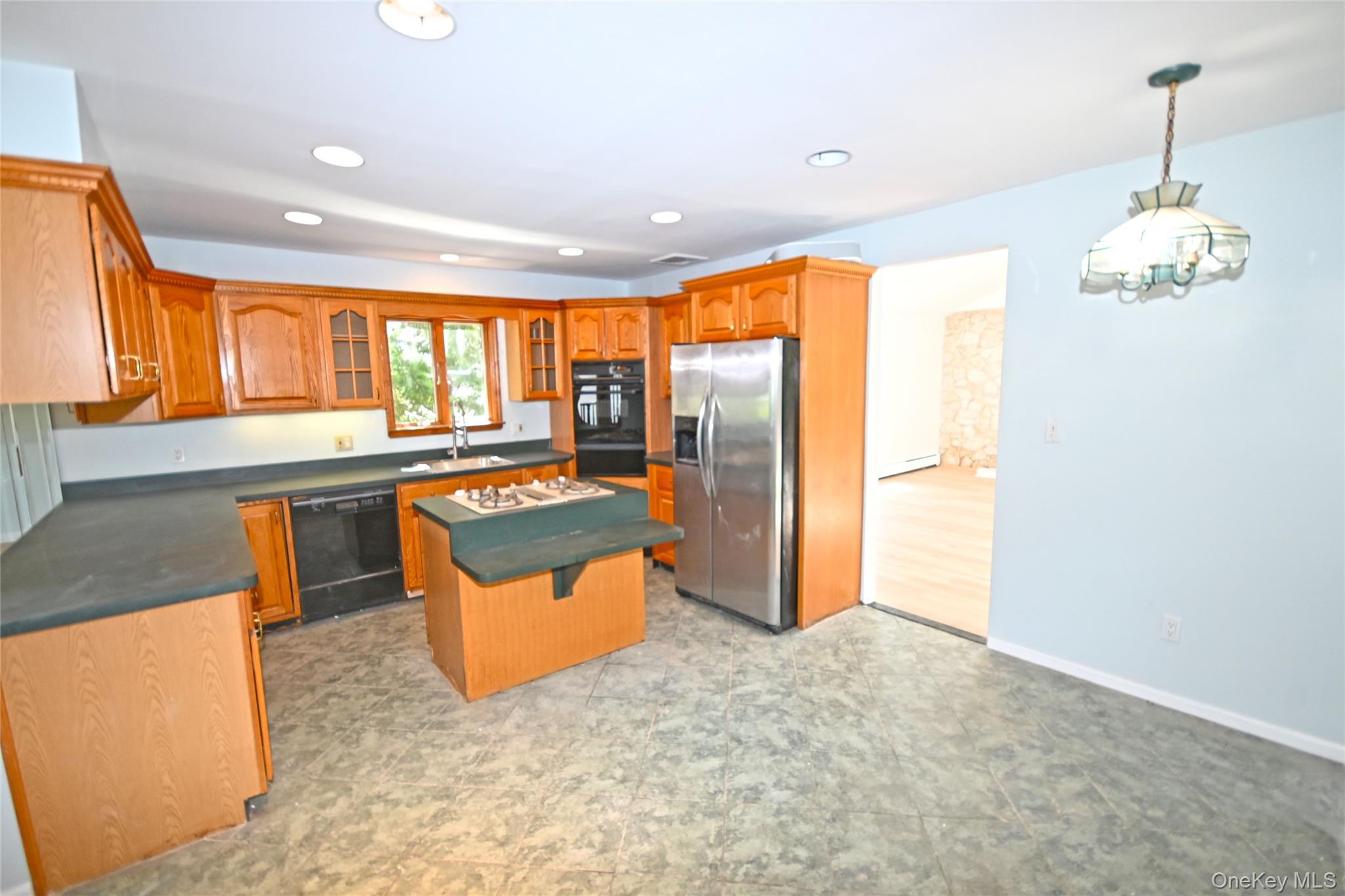 2198 Willow Street – For Sale photo 3