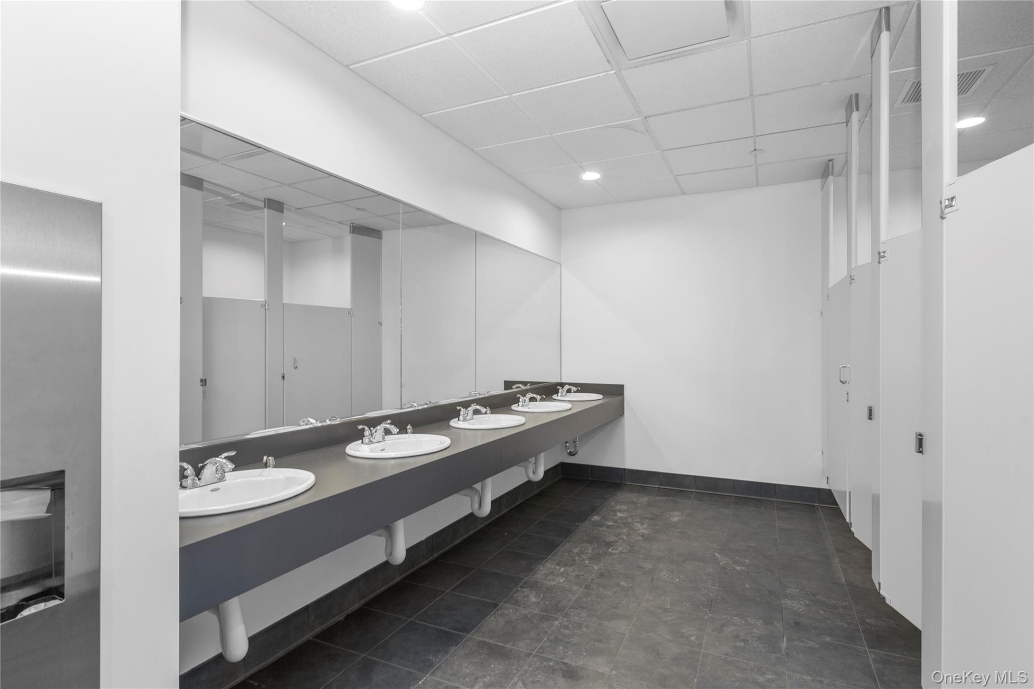 22-11 38th Avenue – For Rent photo 8