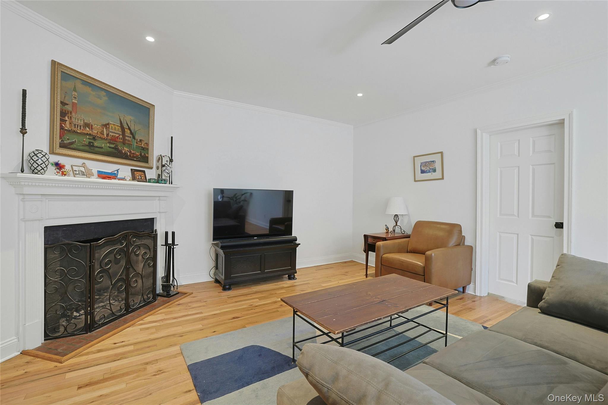 68 E Hartsdale Avenue, Unit 4J photo 13