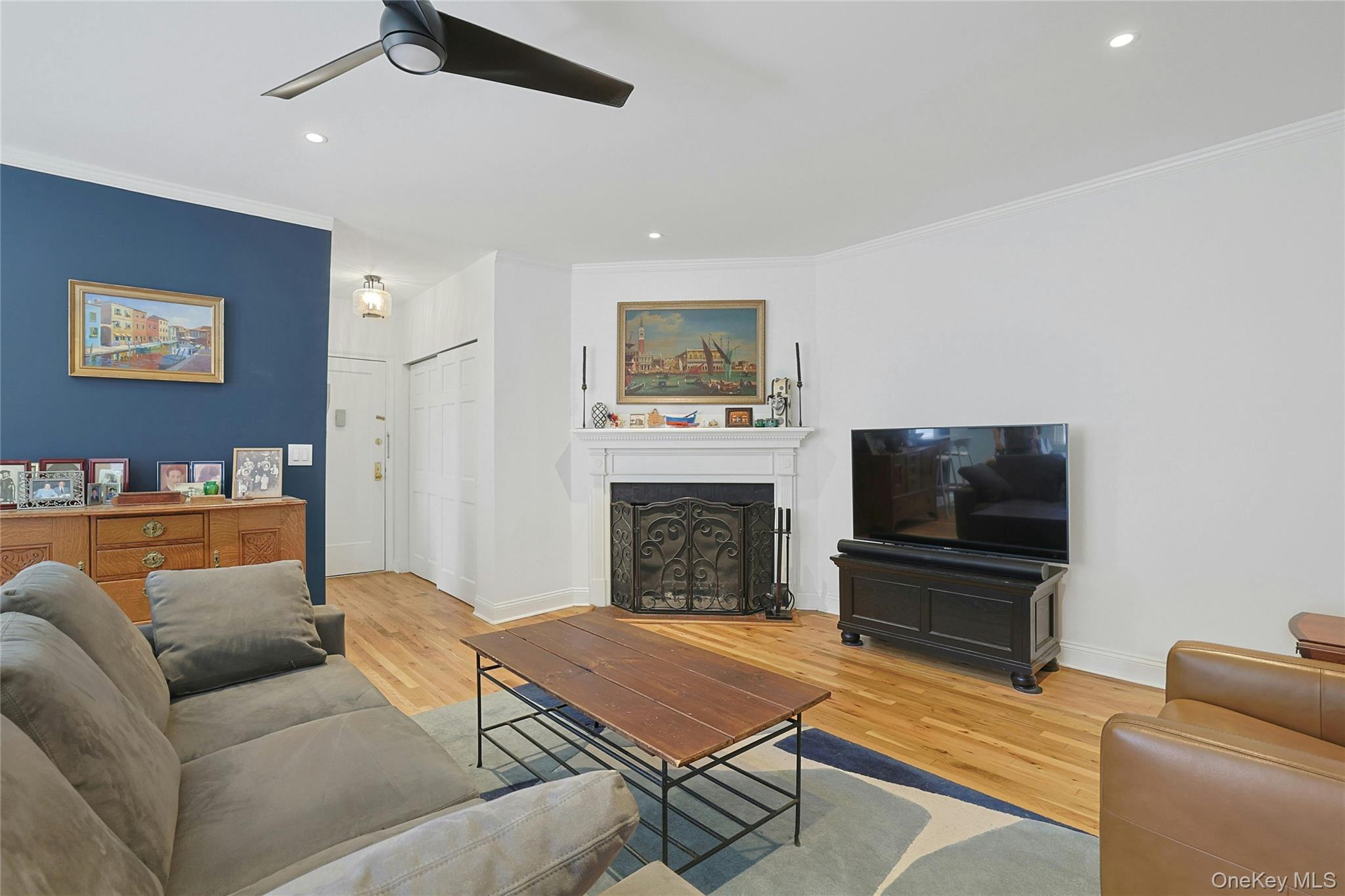 68 E Hartsdale Avenue, Unit 4J photo 9