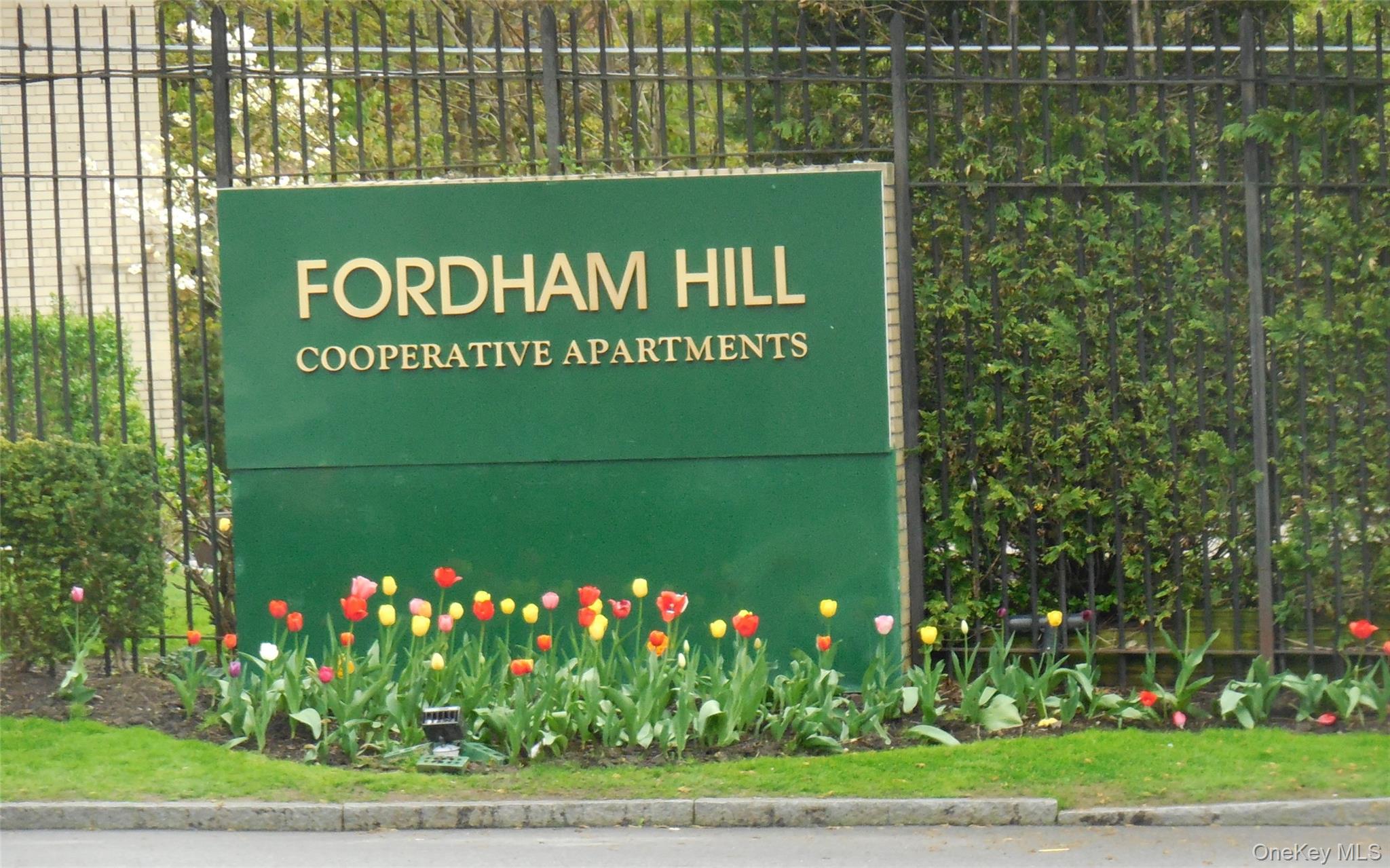 4 Fordham Hill Oval, Unit 5E photo 2