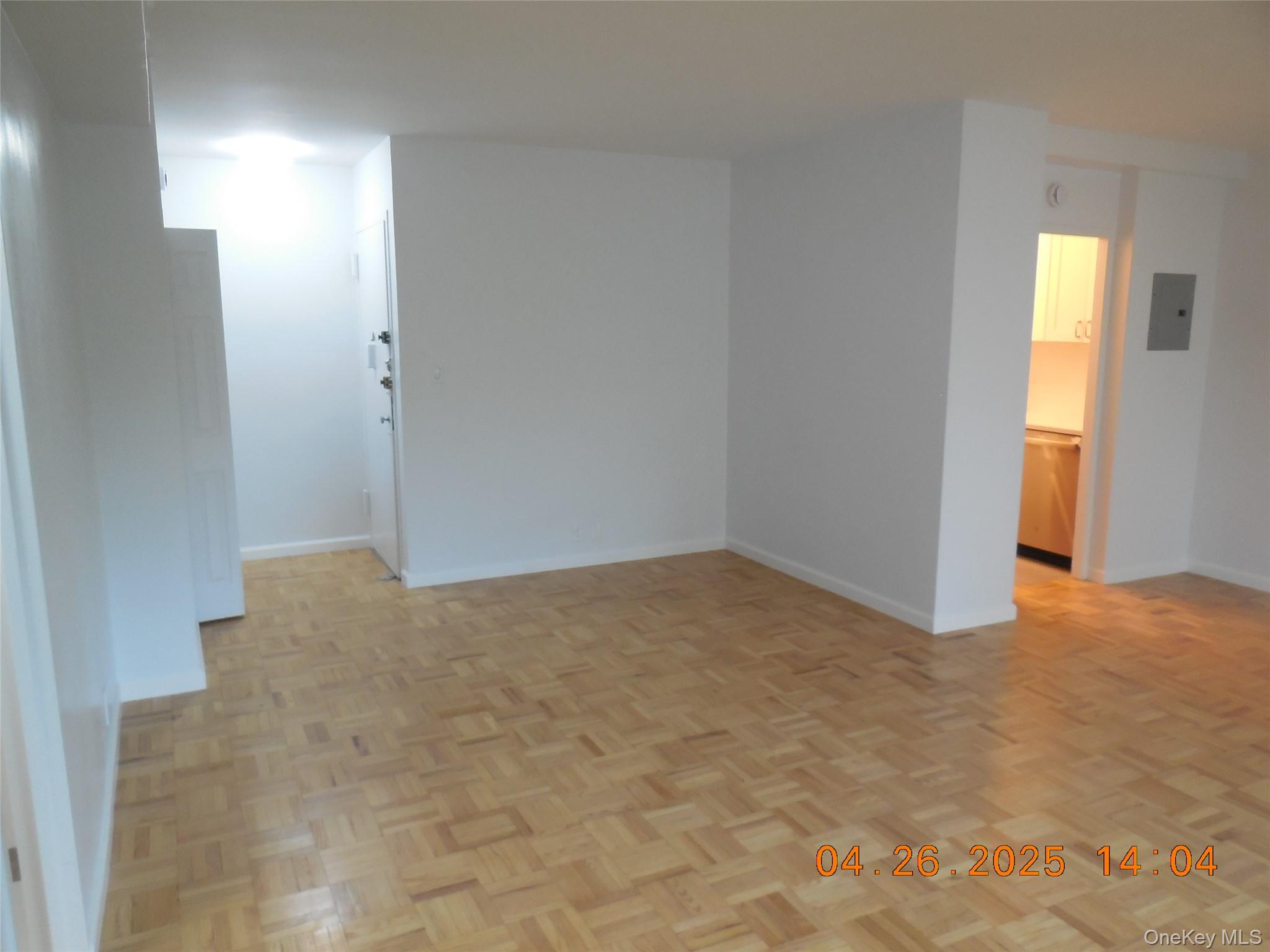 4 Fordham Hill Oval, Unit 5E photo 3
