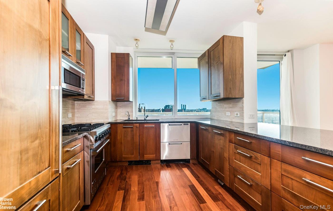 640 W 237 Street, Unit 10A photo 6