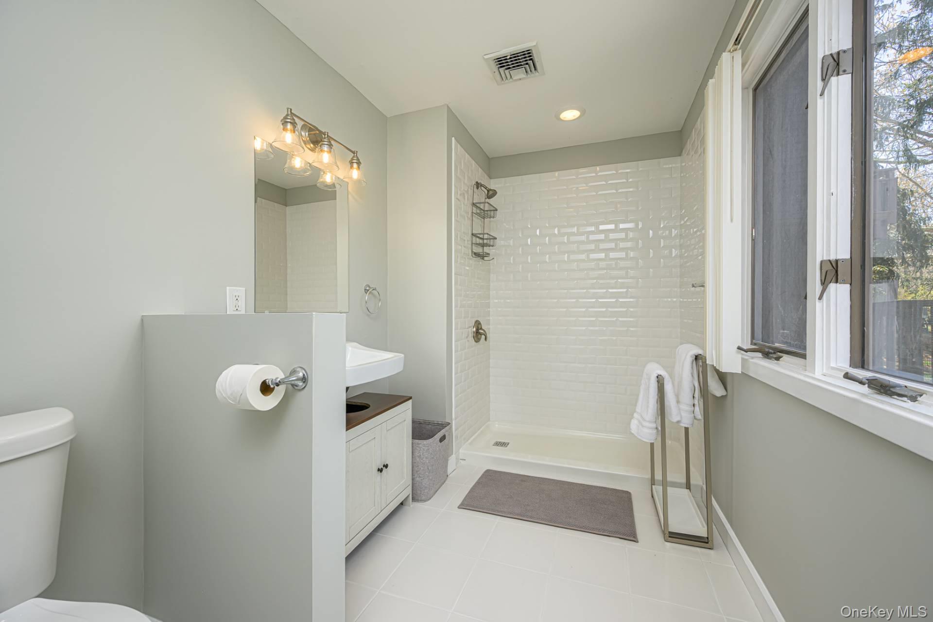 47 Spring Pond Lane – For Rent photo 16
