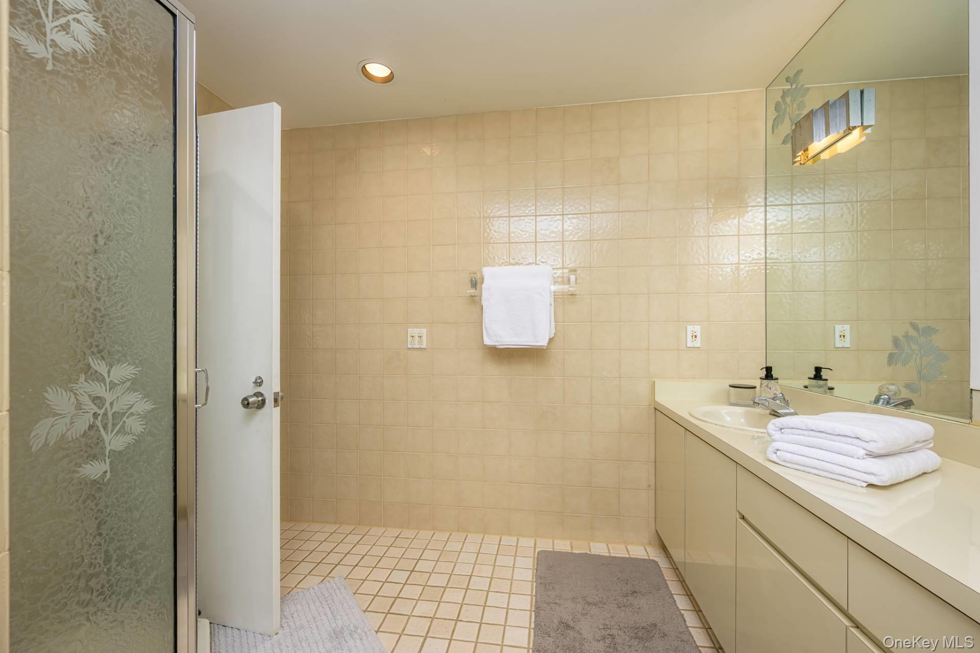 47 Spring Pond Lane – For Rent photo 13