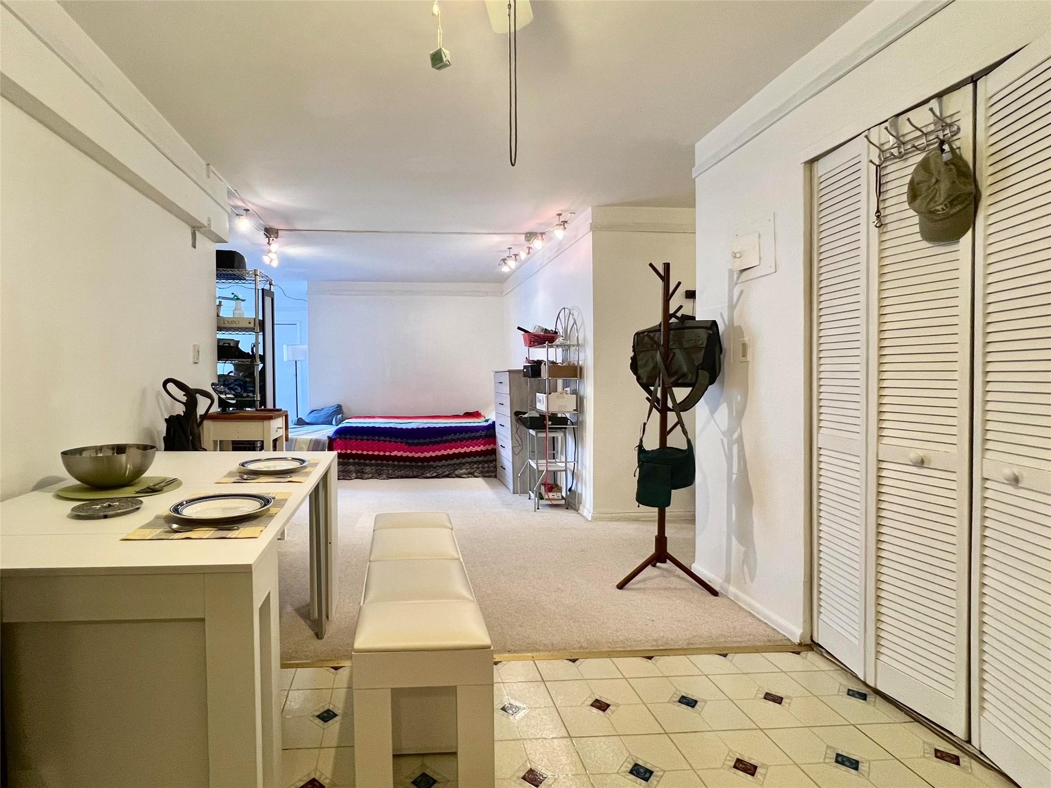 142-05 Roosevelt Avenue, Unit 301 photo 2