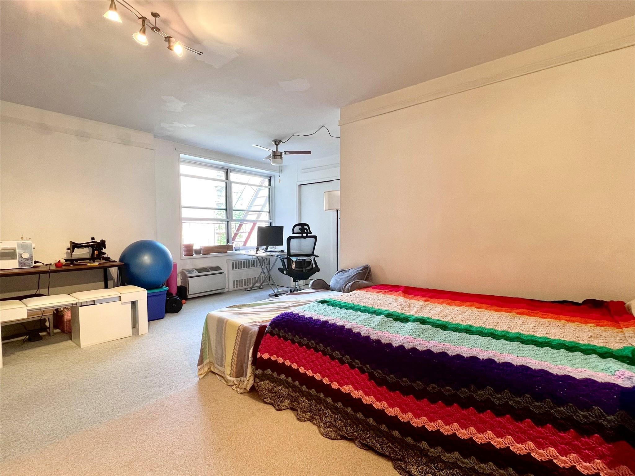 142-05 Roosevelt Avenue, Unit 301 photo 5