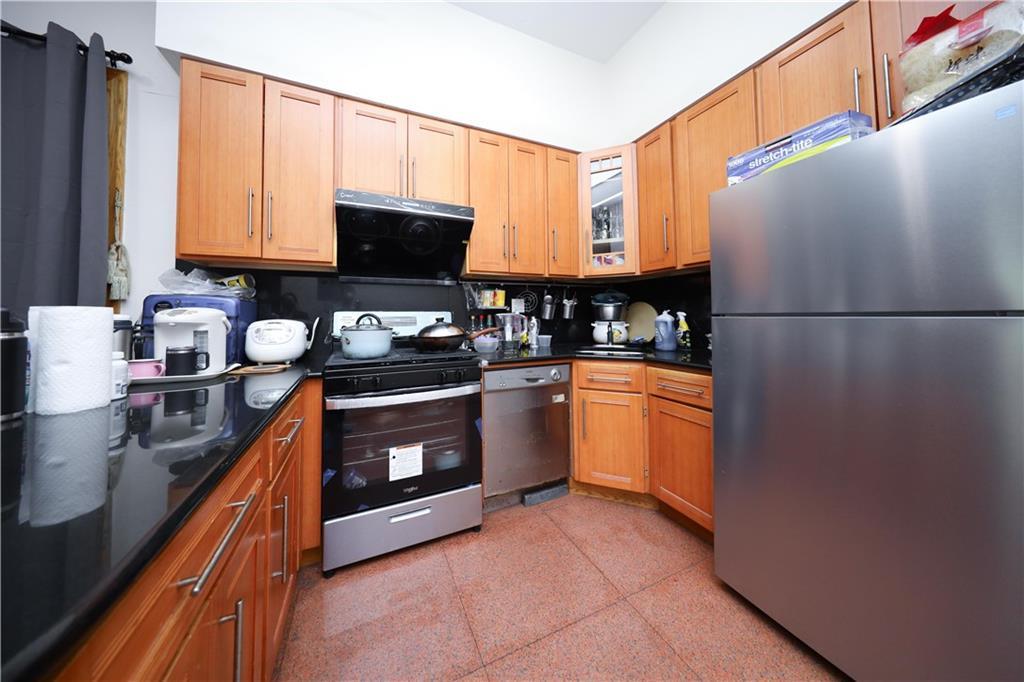 462 52nd Street, Unit 2D photo 4