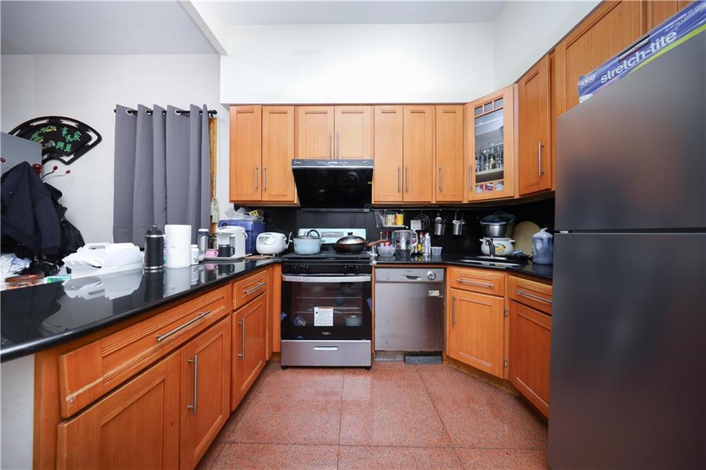 462 52nd Street, Unit 2D photo 3