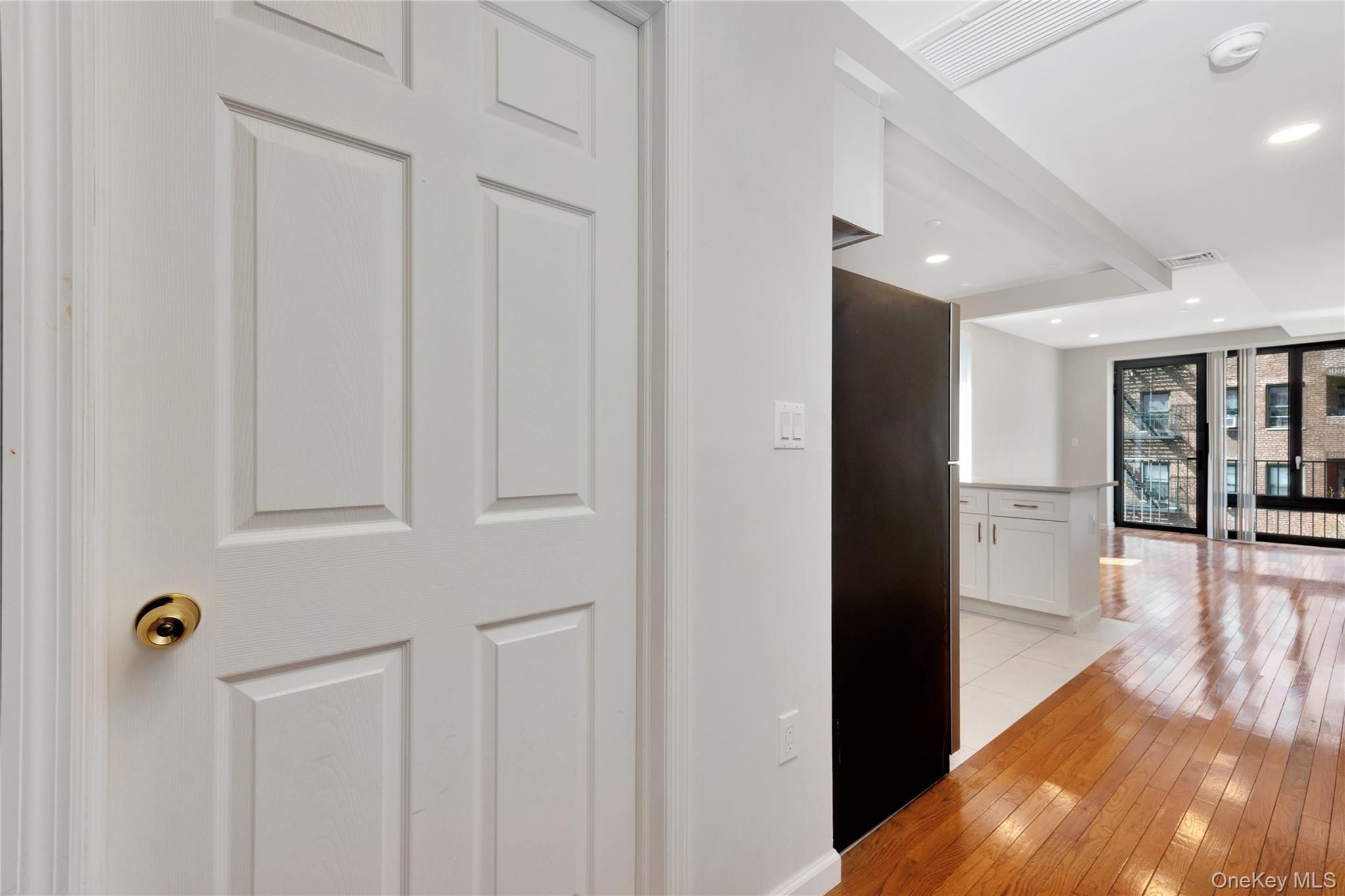148-36 89th Avenue, Unit 3C photo 2