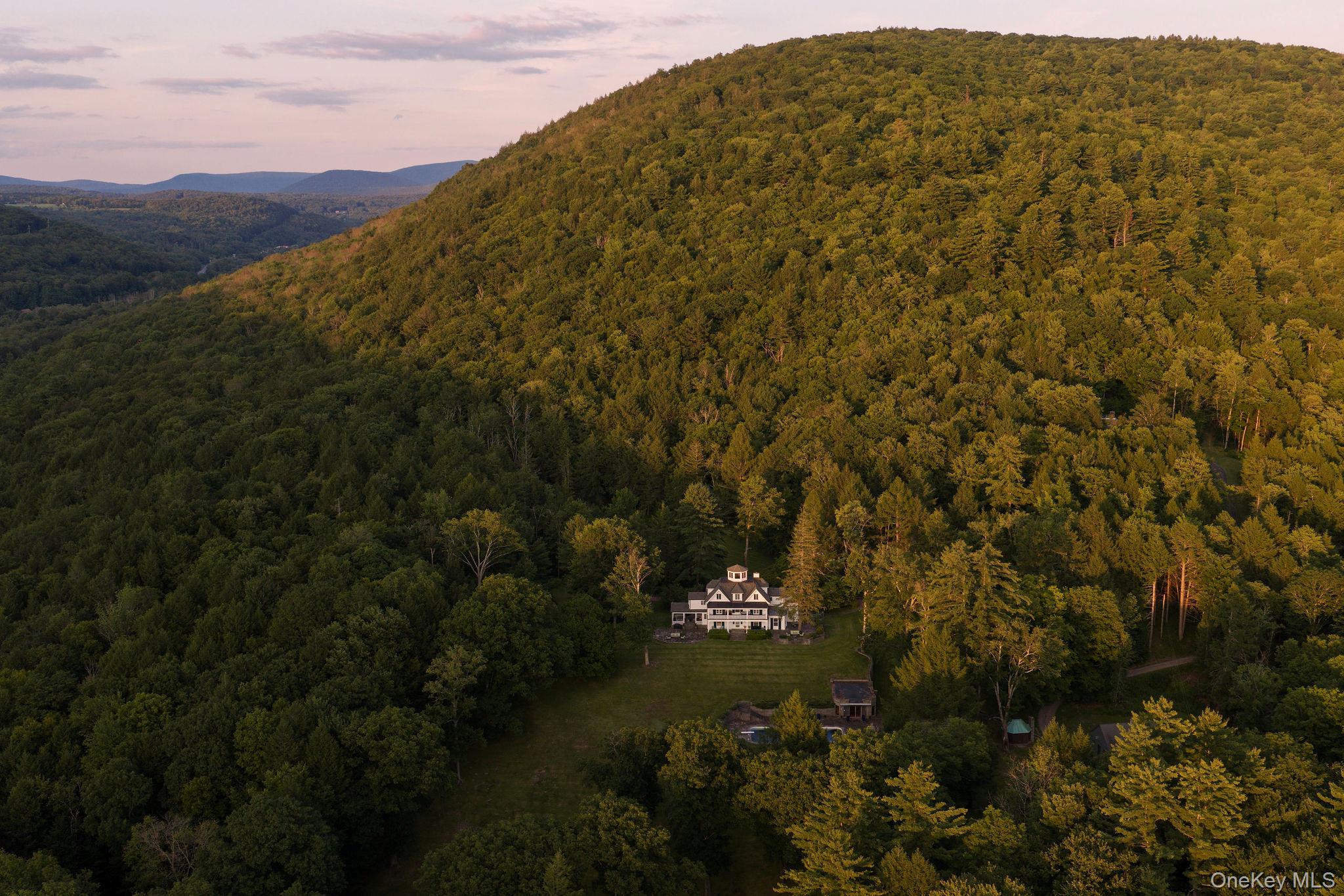 390 Erpf Road – For Sale