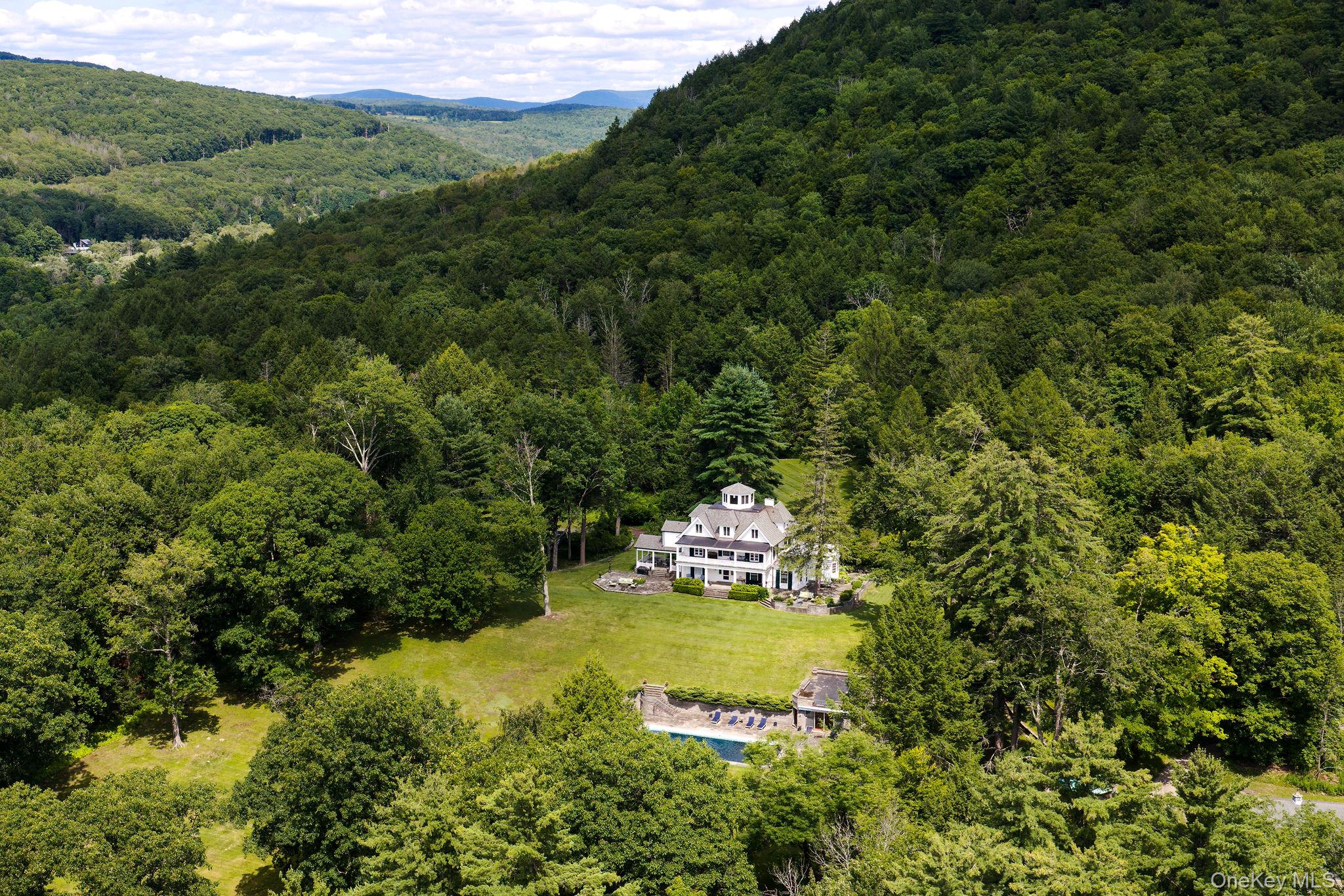 390 Erpf Road – For Sale photo 3