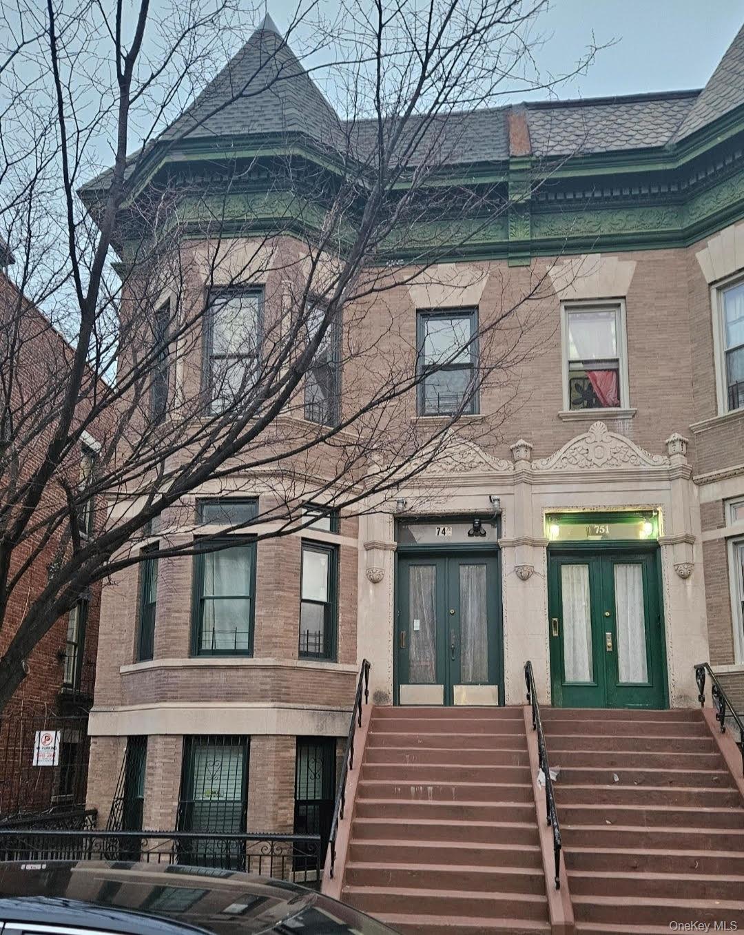 749 Kelly Street – For Rent photo 2
